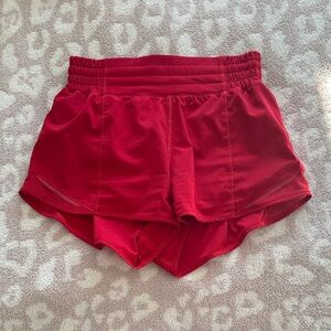 Women's Red Lululemon Hotty Hot High-Rise Lined 2.5” Athletic Shorts